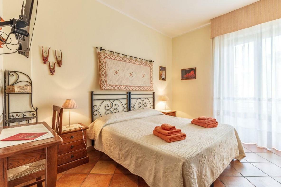 Bed and Breakfast Il Leccio Тортоли Экстерьер фото