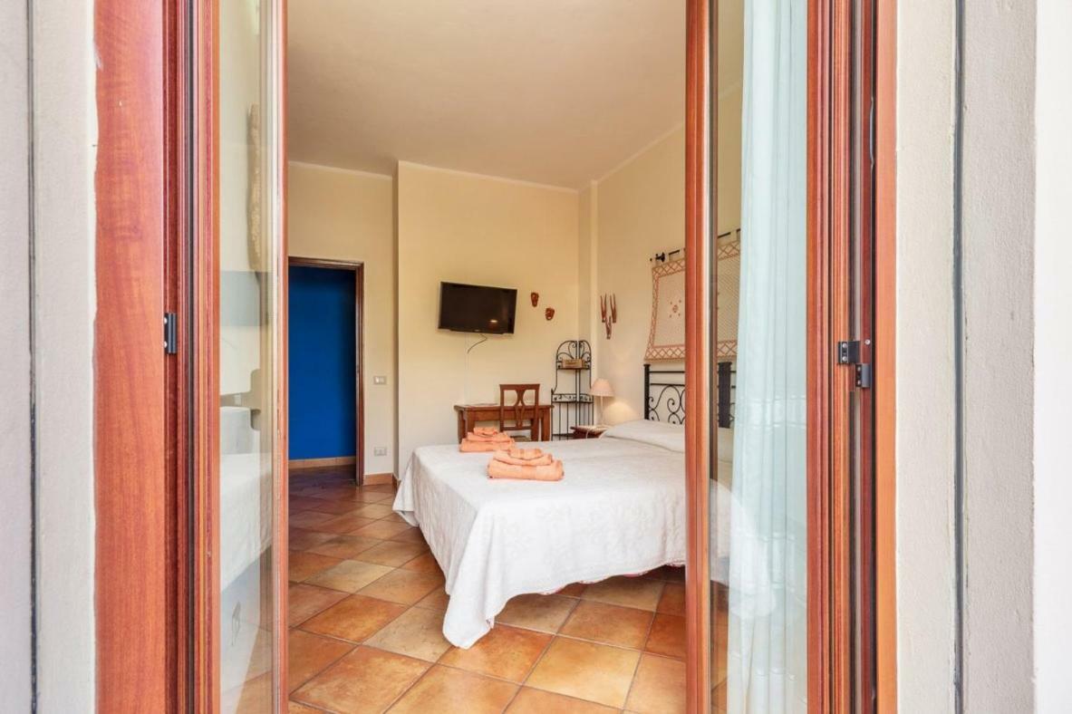 Bed and Breakfast Il Leccio Тортоли Экстерьер фото