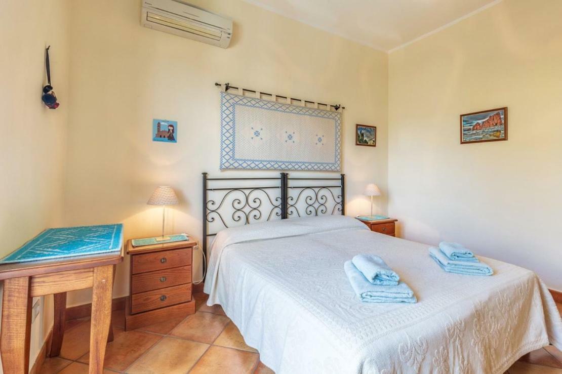 Bed and Breakfast Il Leccio Тортоли Экстерьер фото
