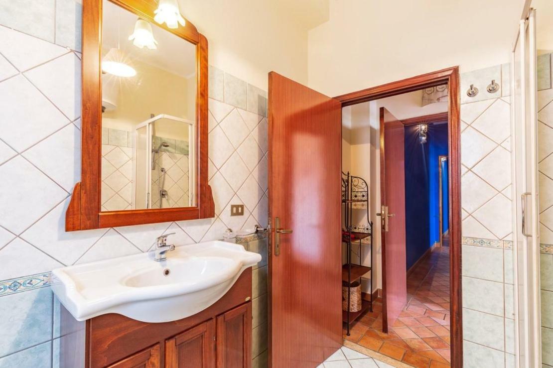 Bed and Breakfast Il Leccio Тортоли Экстерьер фото